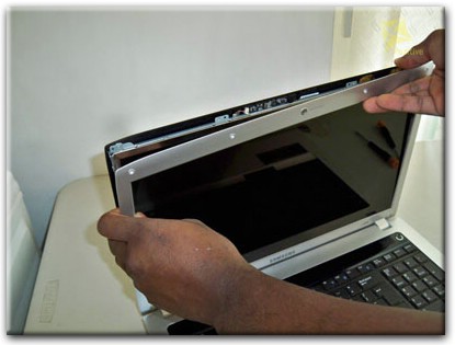 Замена экрана ноутбука Samsung в Софрино